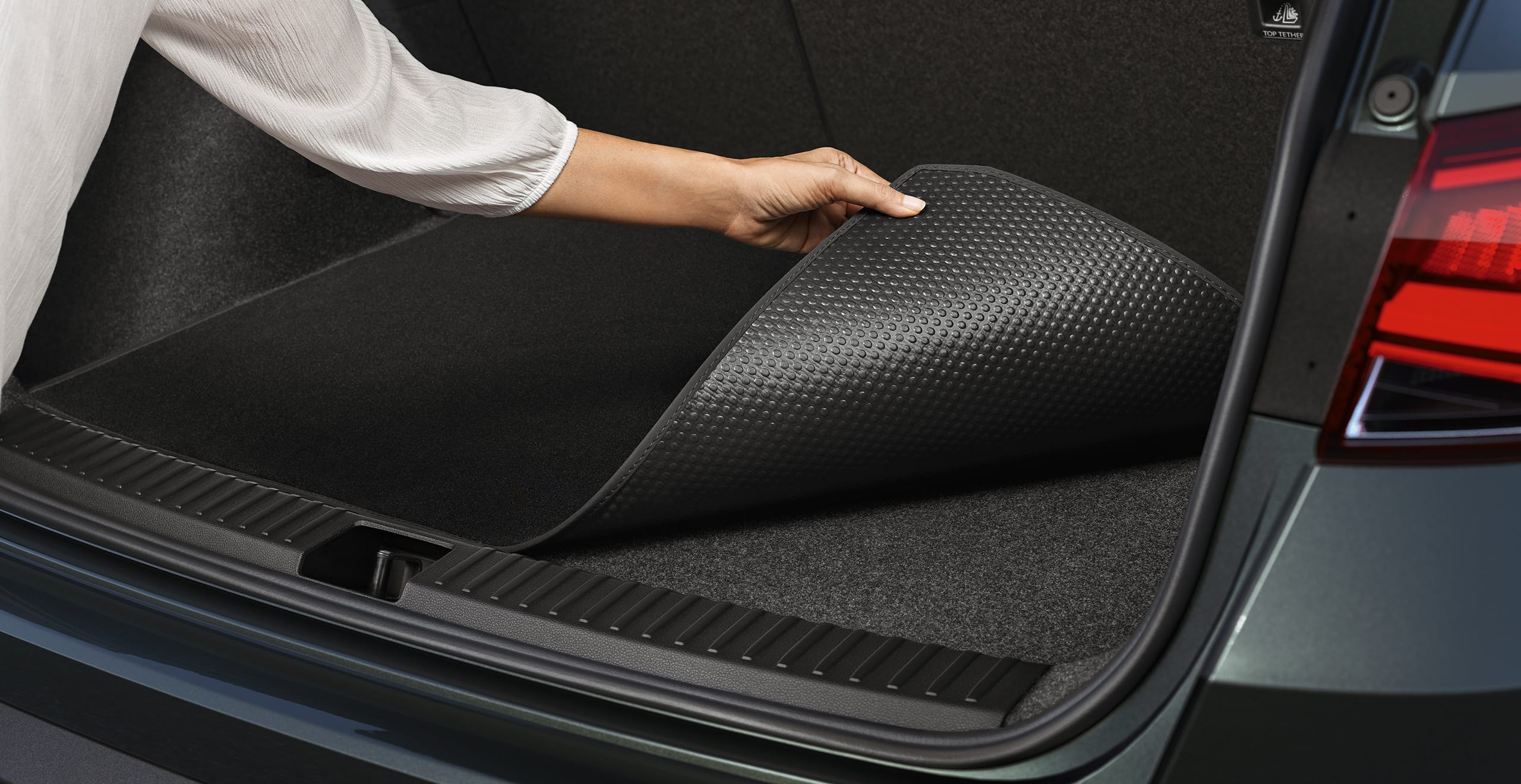 SEAT Arona reversible boot mat accessory