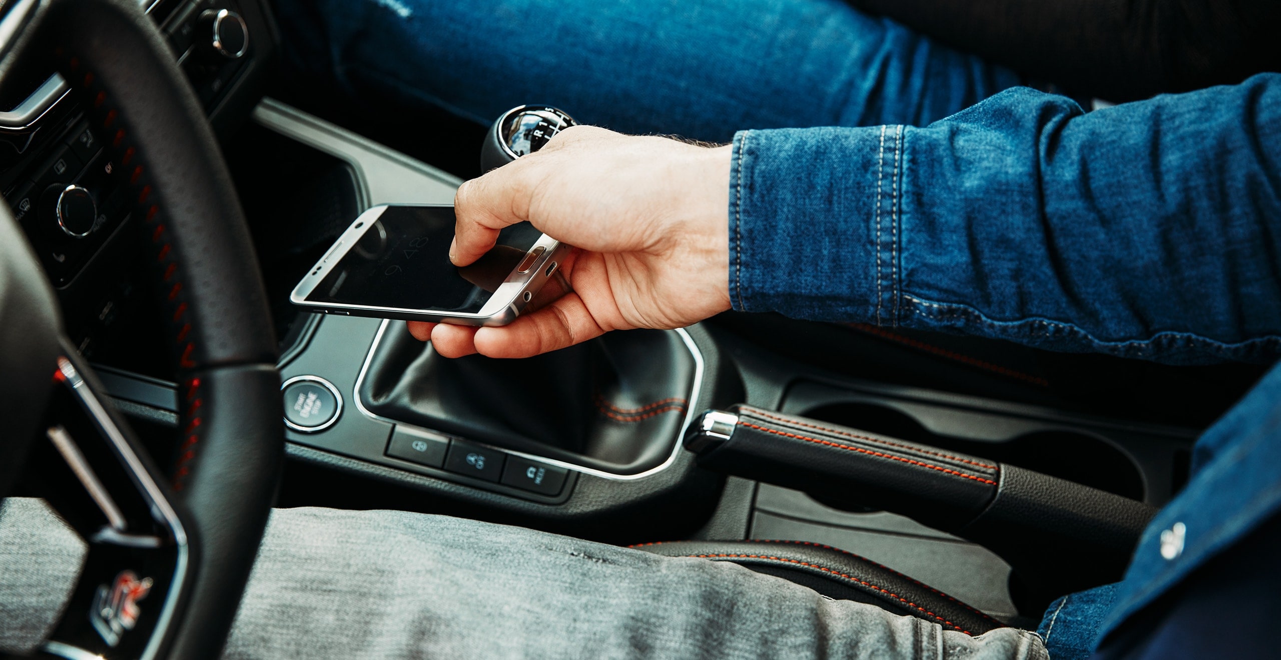 SEAT smartphone storage tray