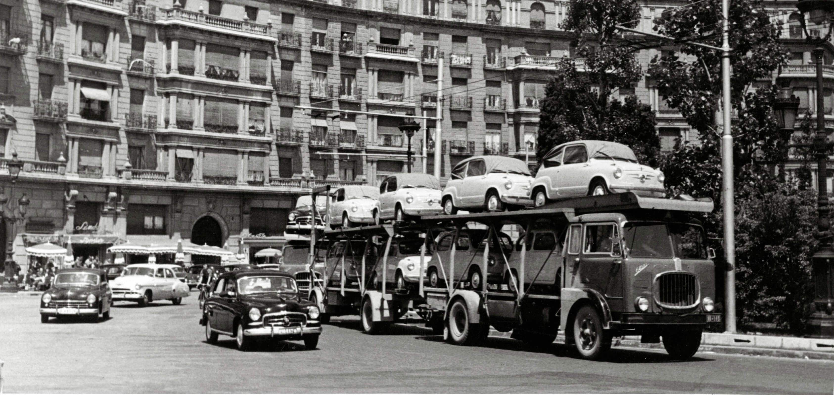 SEAT brand history 1950s - SEAT 600 on a truck