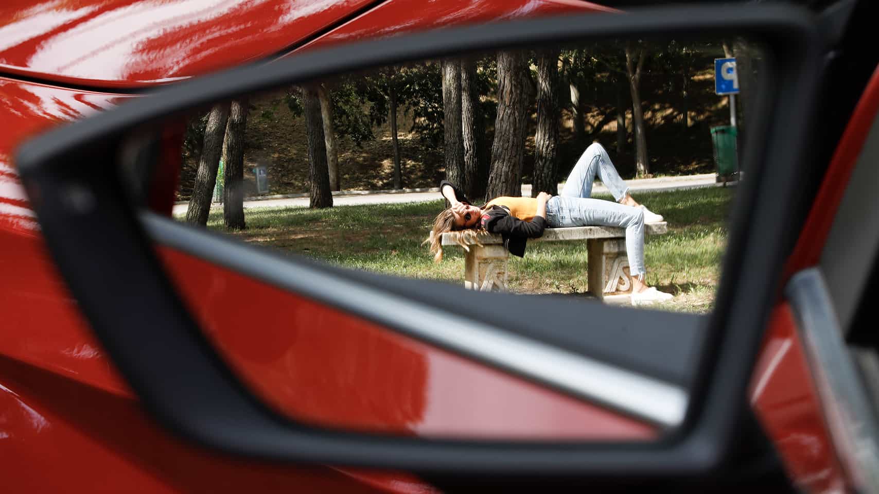 Woman having a nap SEAT Arona mirror