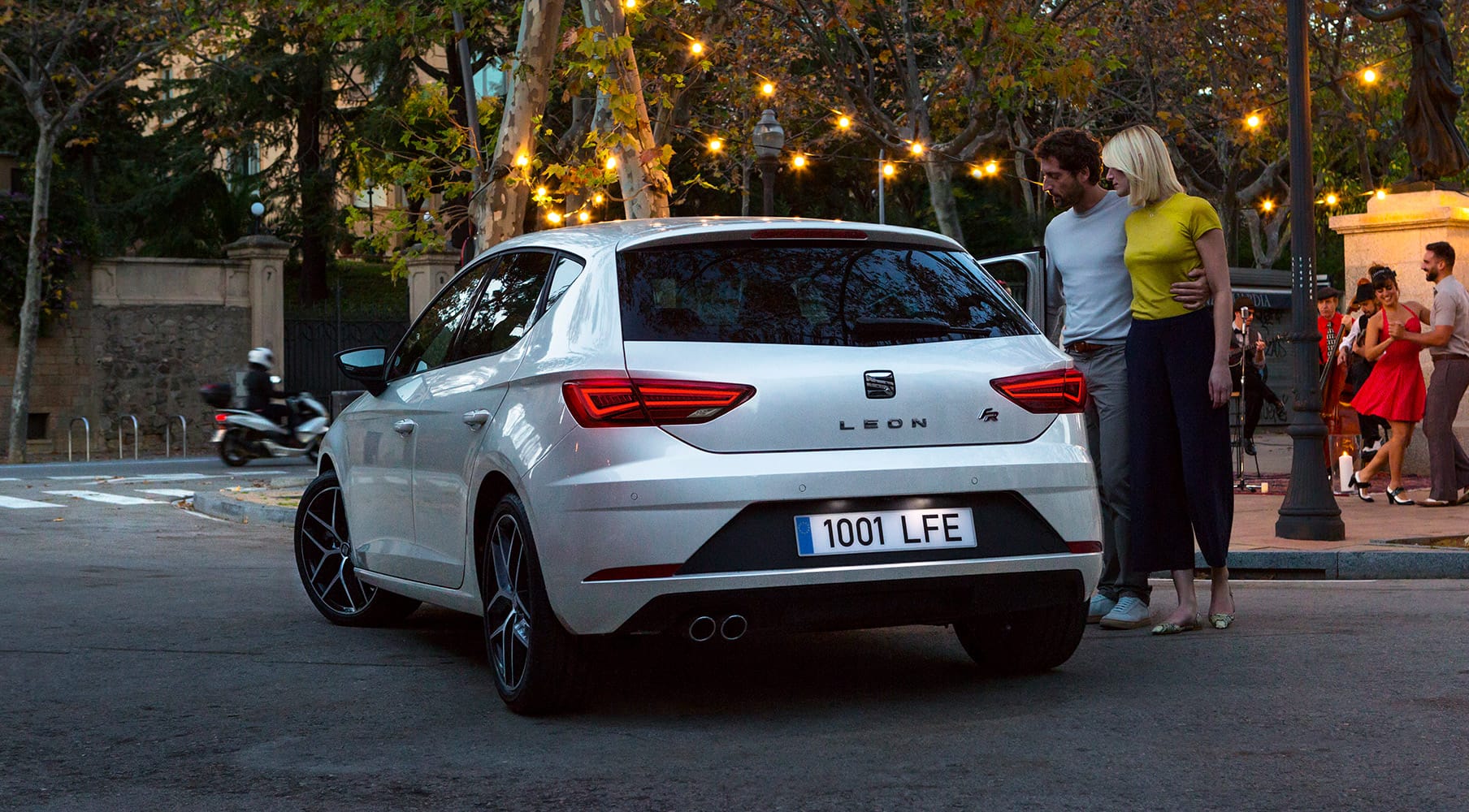 Hatchback - SEAT Leon compact city car